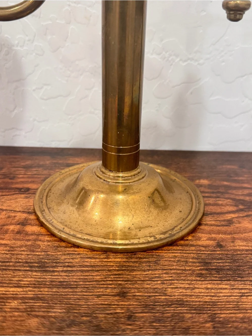 Vintage Brass Single-Arm Candle Holder - Polished Gold Tone Finish